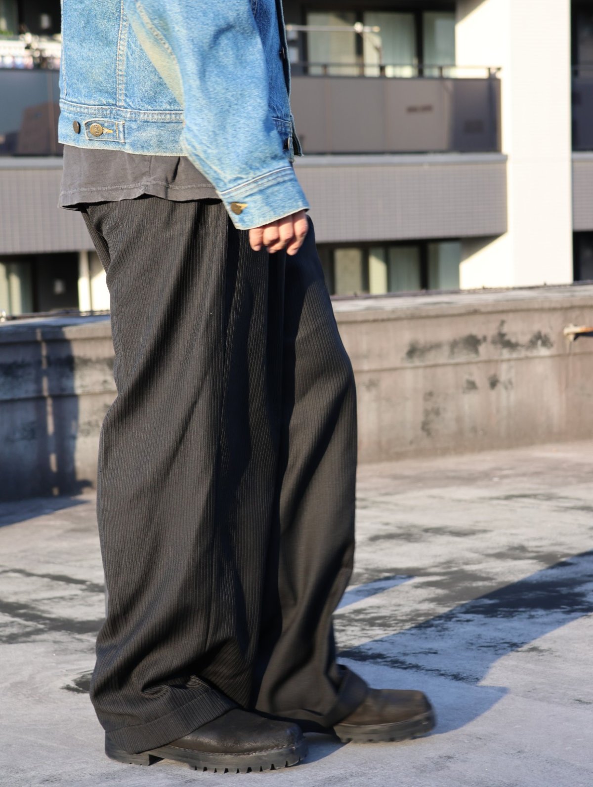 画像1: STEVE HARVEY ITALY製 ストライプ柄 2タック ウールスラックス BLACK W34 (1)