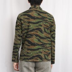 画像3: 70's〜 民間品 タイガーストライプカモ柄 コットンシャツ SMALL (3)