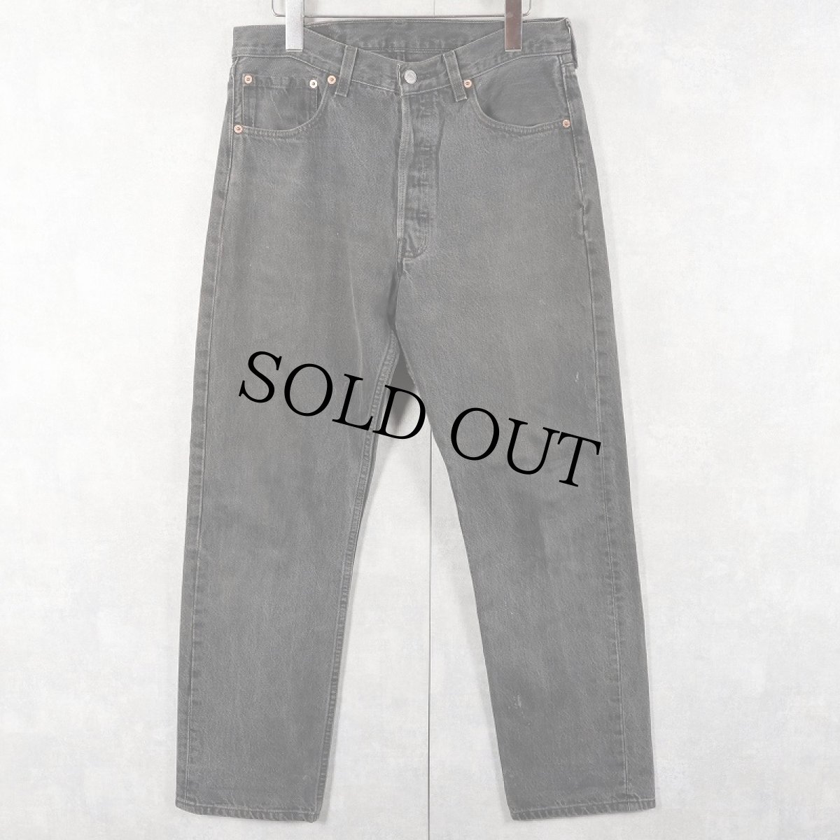 画像1: 90's〜 Levi's 501 USA製 後染め ブラックデニムパンツ W32 (1)