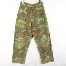 画像3: 60〜70's サイドアジャスタ付き ウッドランドカモ柄 コットンベイカーパンツ W28 (3)