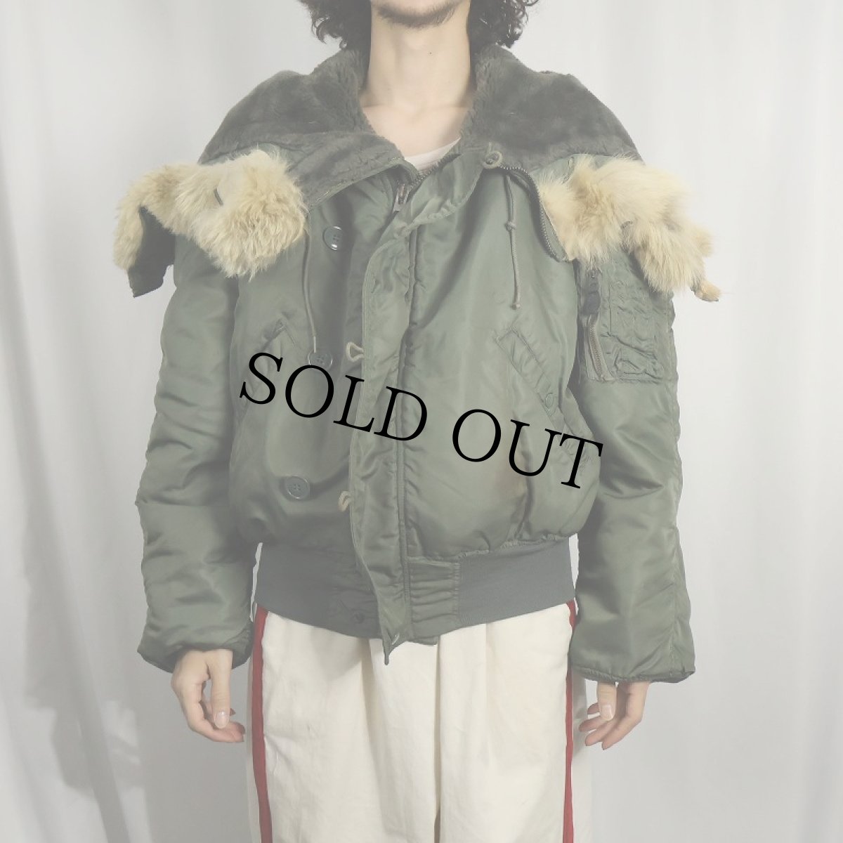 画像2: 70's U.S.AIR FORCE N-2B "コヨーテファー" フライトジャケット X-LARGE (2)