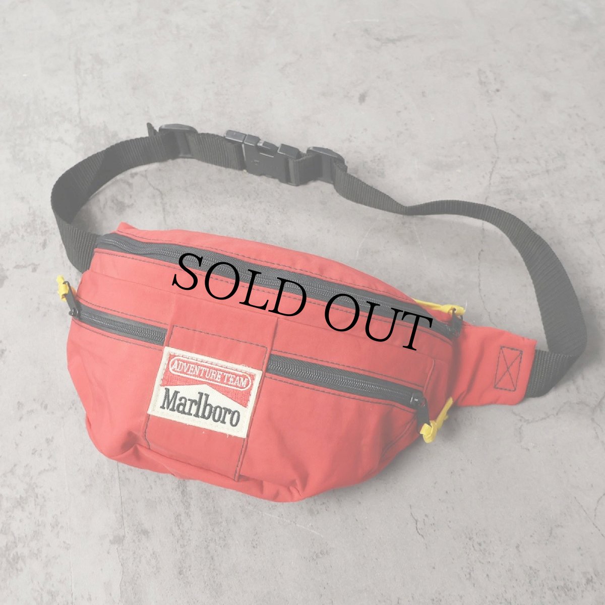 画像1: 90's Marlboro タバコ企業 ナイロンウエストバッグ (1)