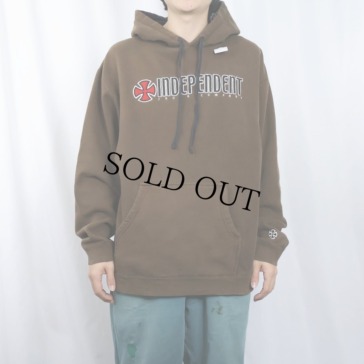 画像3: INDEPENDENT スケートブランド ロゴ刺繍スウェットフーディー M (3)