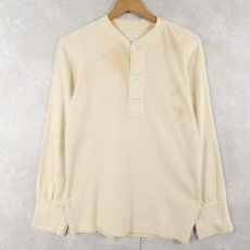 画像1: 70's U.S.ARMY 猫目ボタン ヘンリーネックアンダーシャツ SMALL (1)