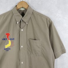 画像1: 60's CHI-THANH "VIET NAM" 猫目ボタン スーベニアボタンダウンシャツ (1)