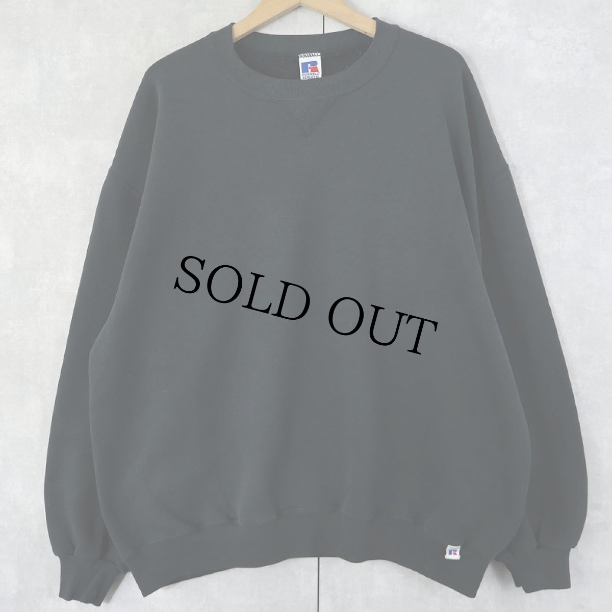 画像1: 90's RUSSELL ATHLETIC USA製 前V 無地スウェット BLACK XXL (1)