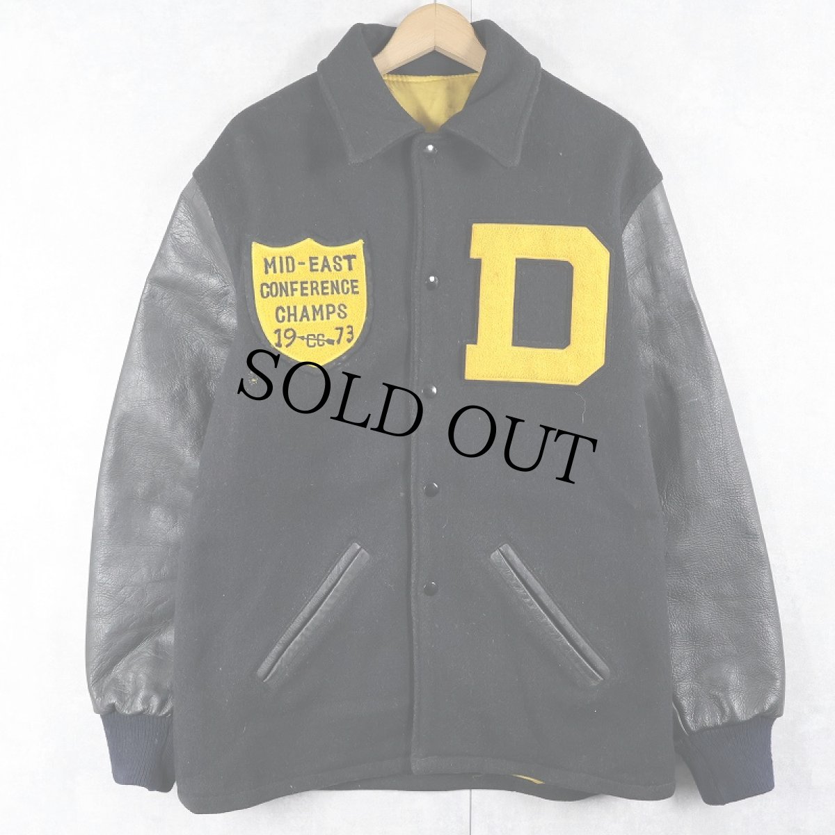 画像1: 70's "MID-EAST CONFERENCE CHAMPS" パッチ付き ウール×レザースタジャン BLACK (1)