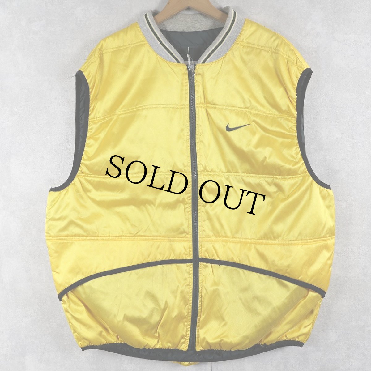 画像1: 90〜2000's NIKE ロゴ刺繍 ナイロンシャイニーベスト XL (1)