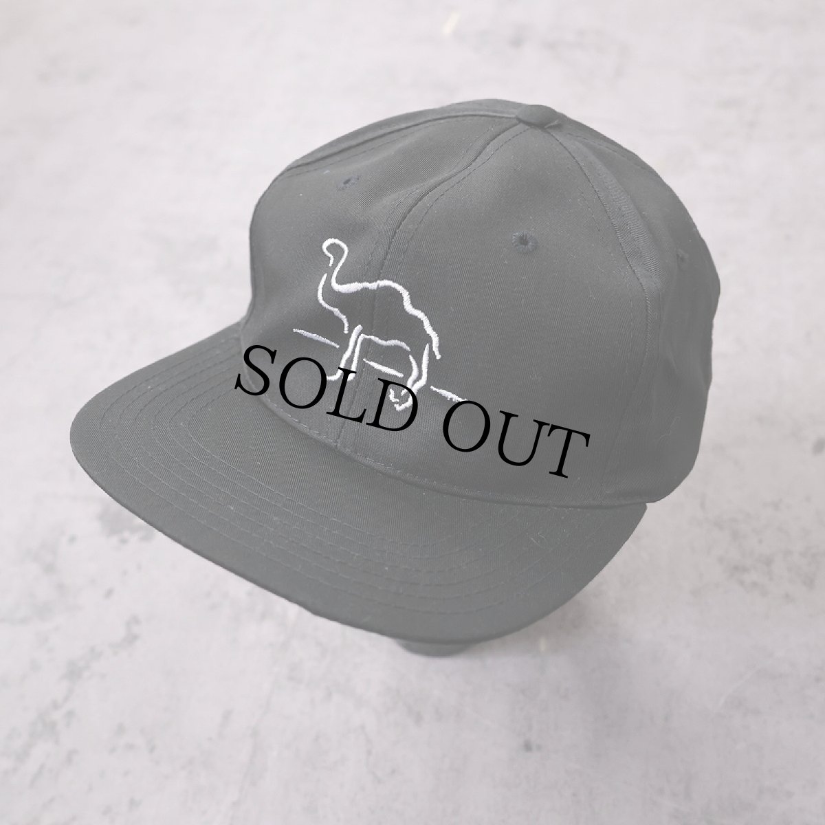 画像1: CAMEL タバコ企業 ロゴ刺繍 スナップバック ポリエステル×コットンキャップ BLACK (1)