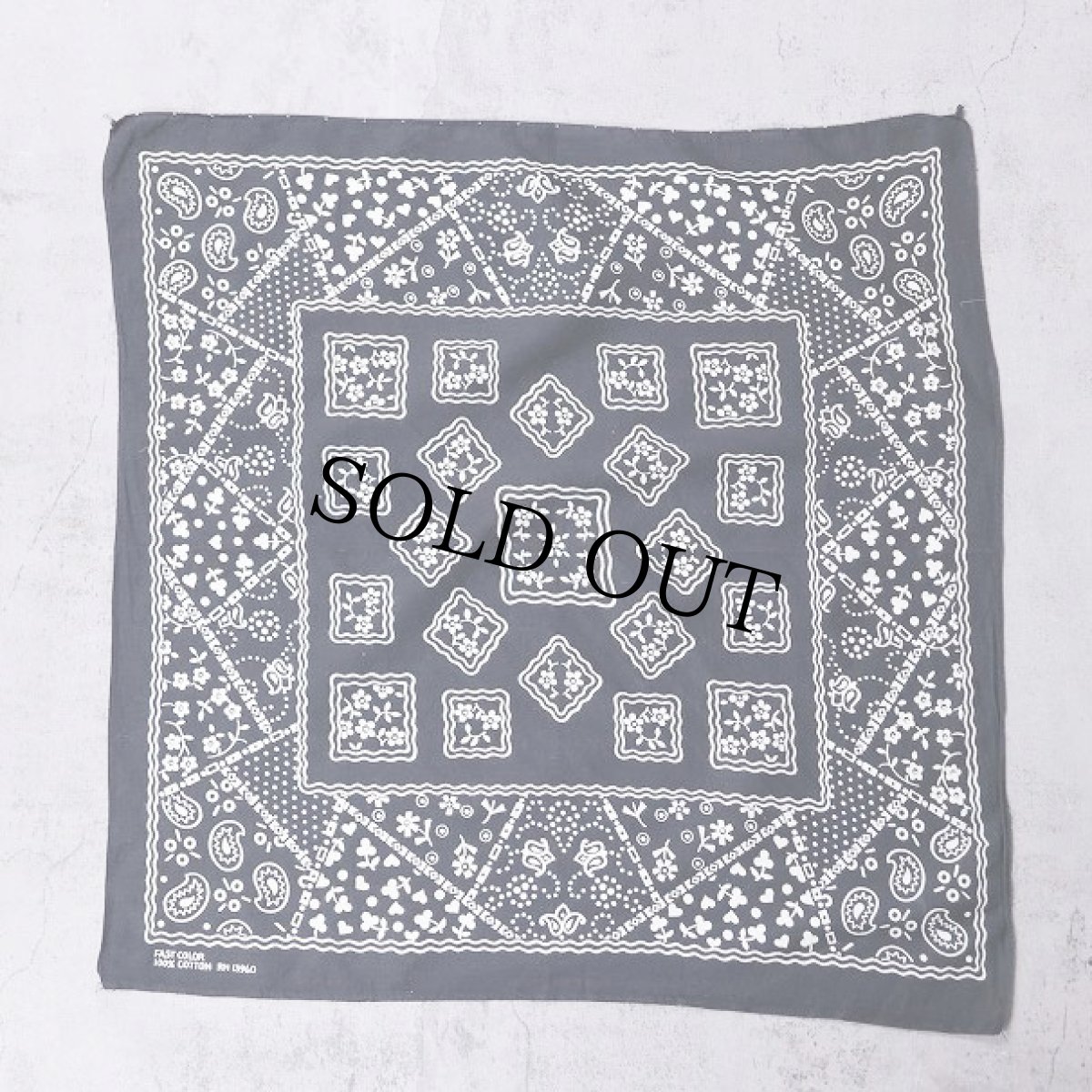 画像2: 〜50's FAST COLOR クッキー柄 バンダナ BLACK (2)