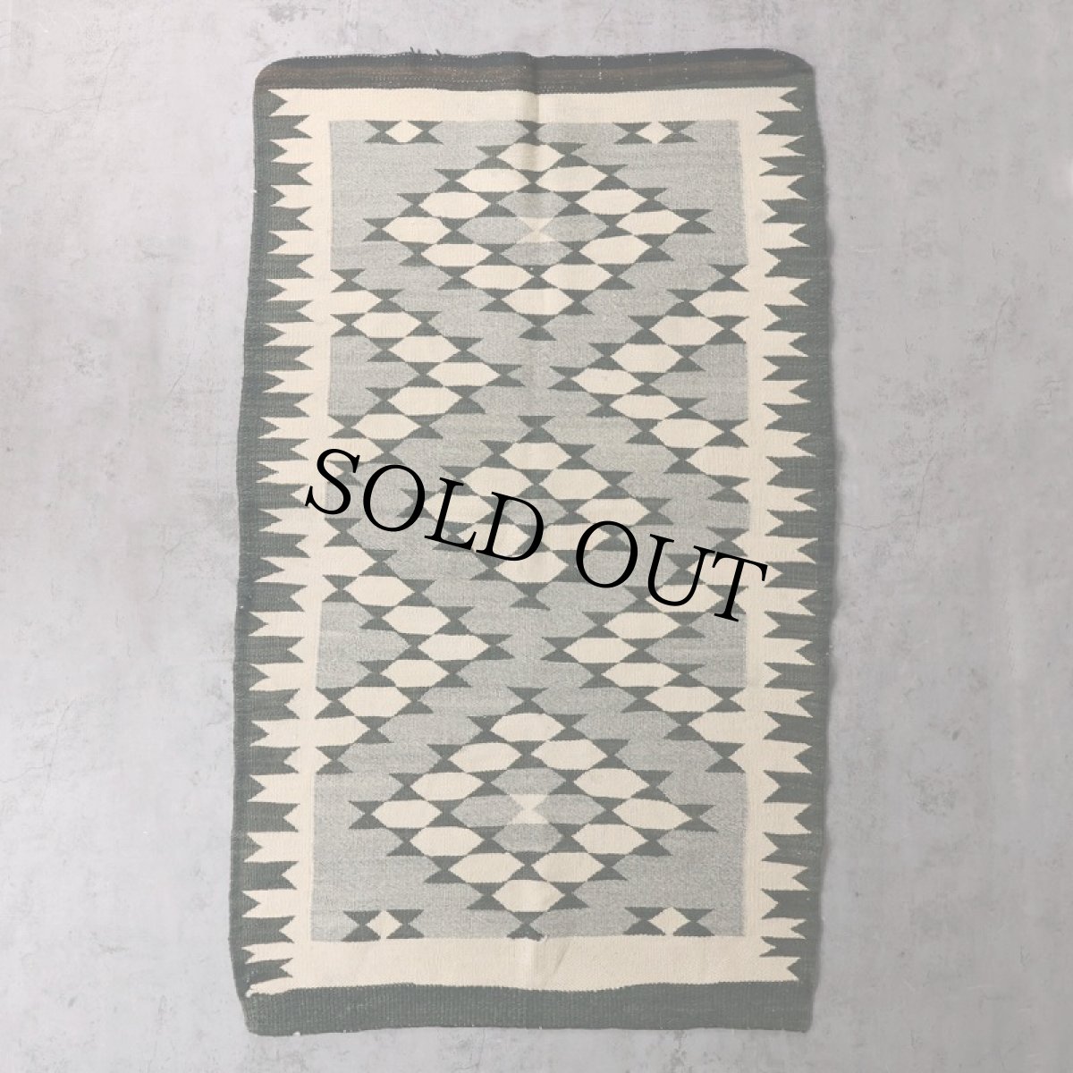 画像1: Navajo Two Grey Hills Rug 74×135 (1)