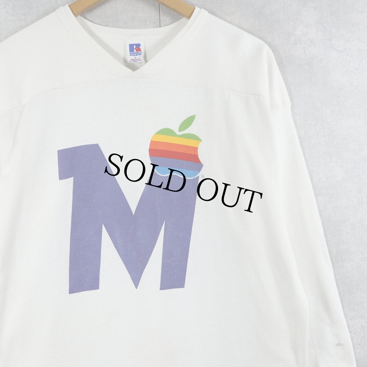 画像1: 80's Apple USA製 "MINNEAPOLIS" Vネック レインボーロゴプリント フットボールTシャツ L (1)