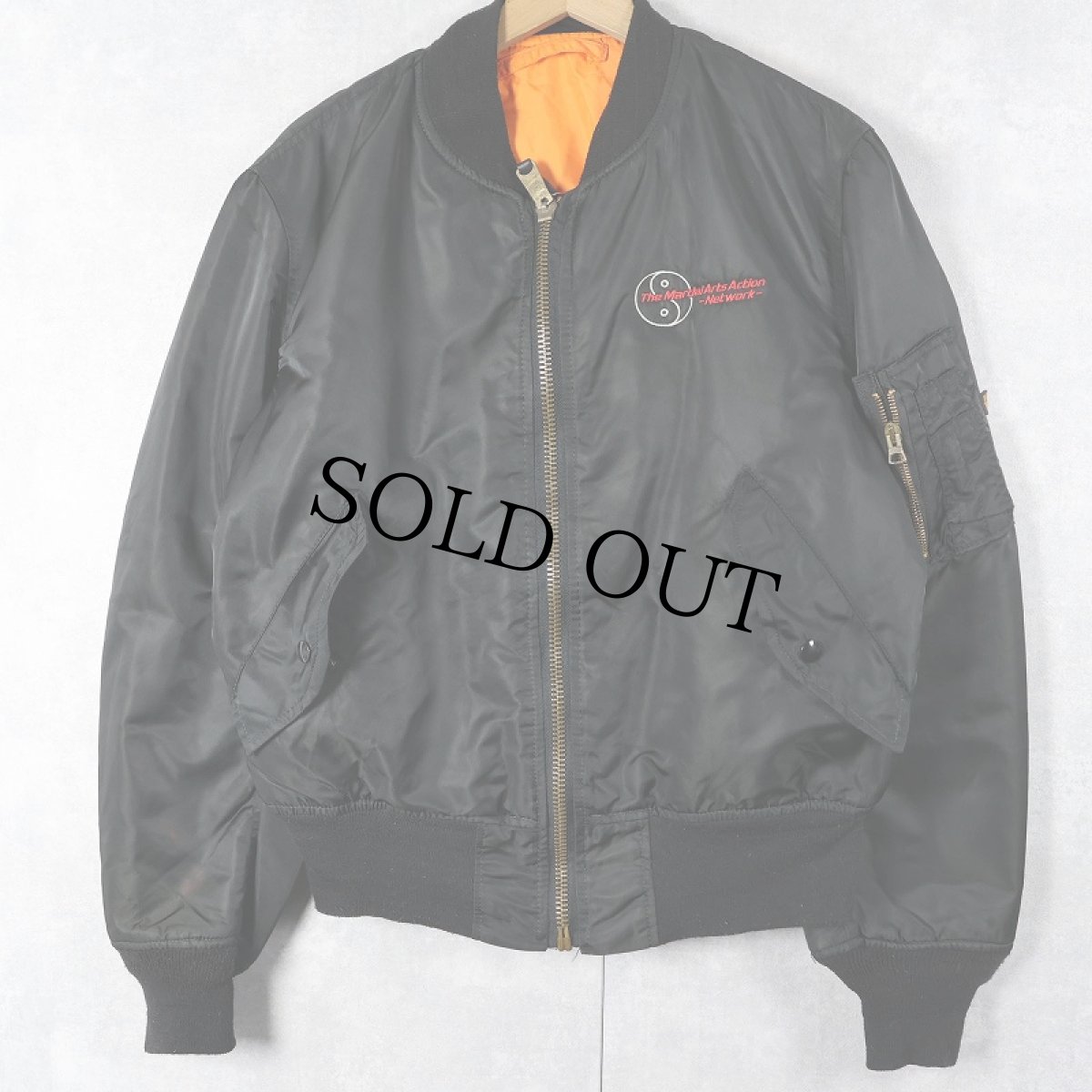 画像2: 民間品 ALPHA INDUSTRIES MA-1 TYPE  "The Martial Arts Action Network" 陰陽刺繍 フライトジャケット MEDIUM (2)