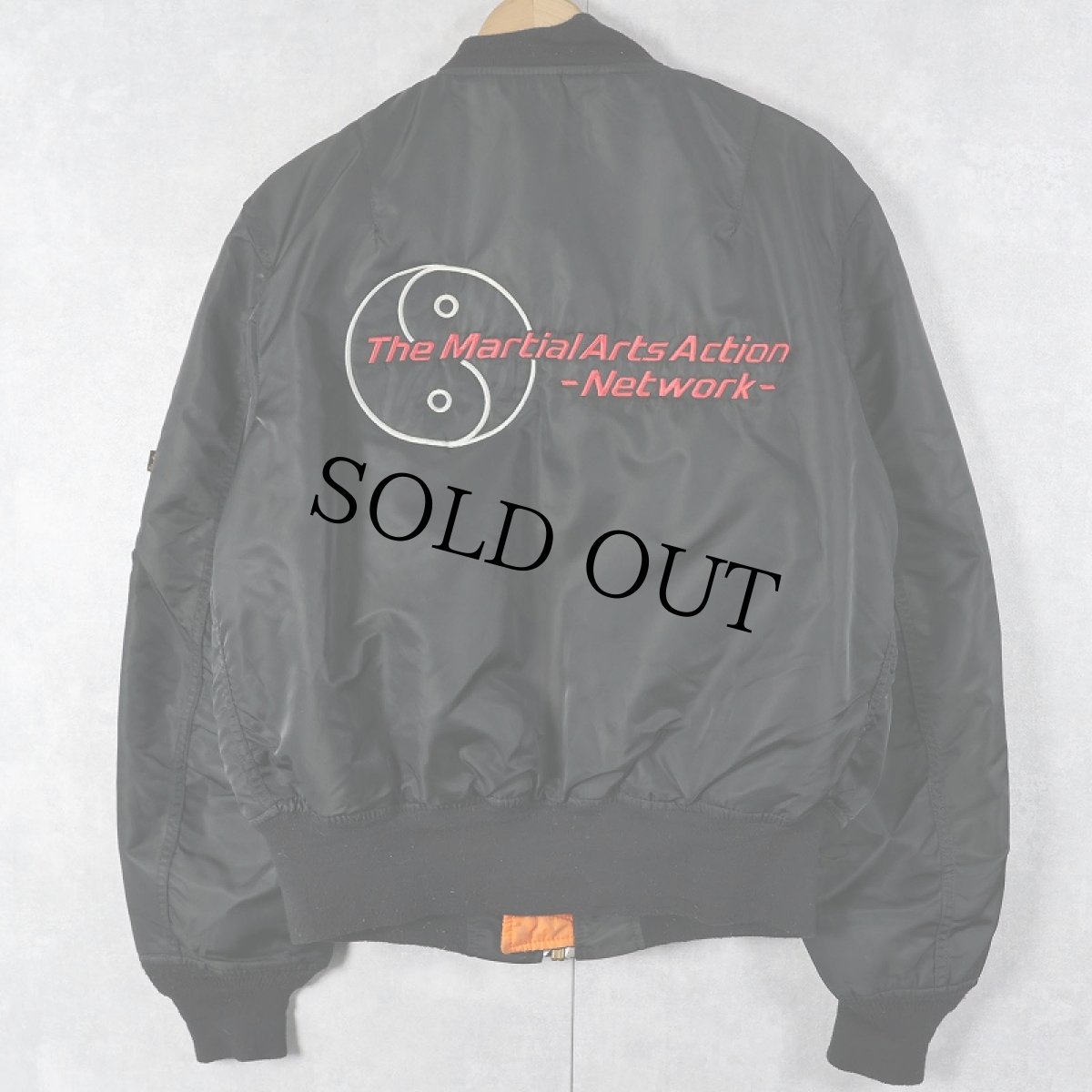 画像1: 民間品 ALPHA INDUSTRIES MA-1 TYPE  "The Martial Arts Action Network" 陰陽刺繍 フライトジャケット MEDIUM (1)