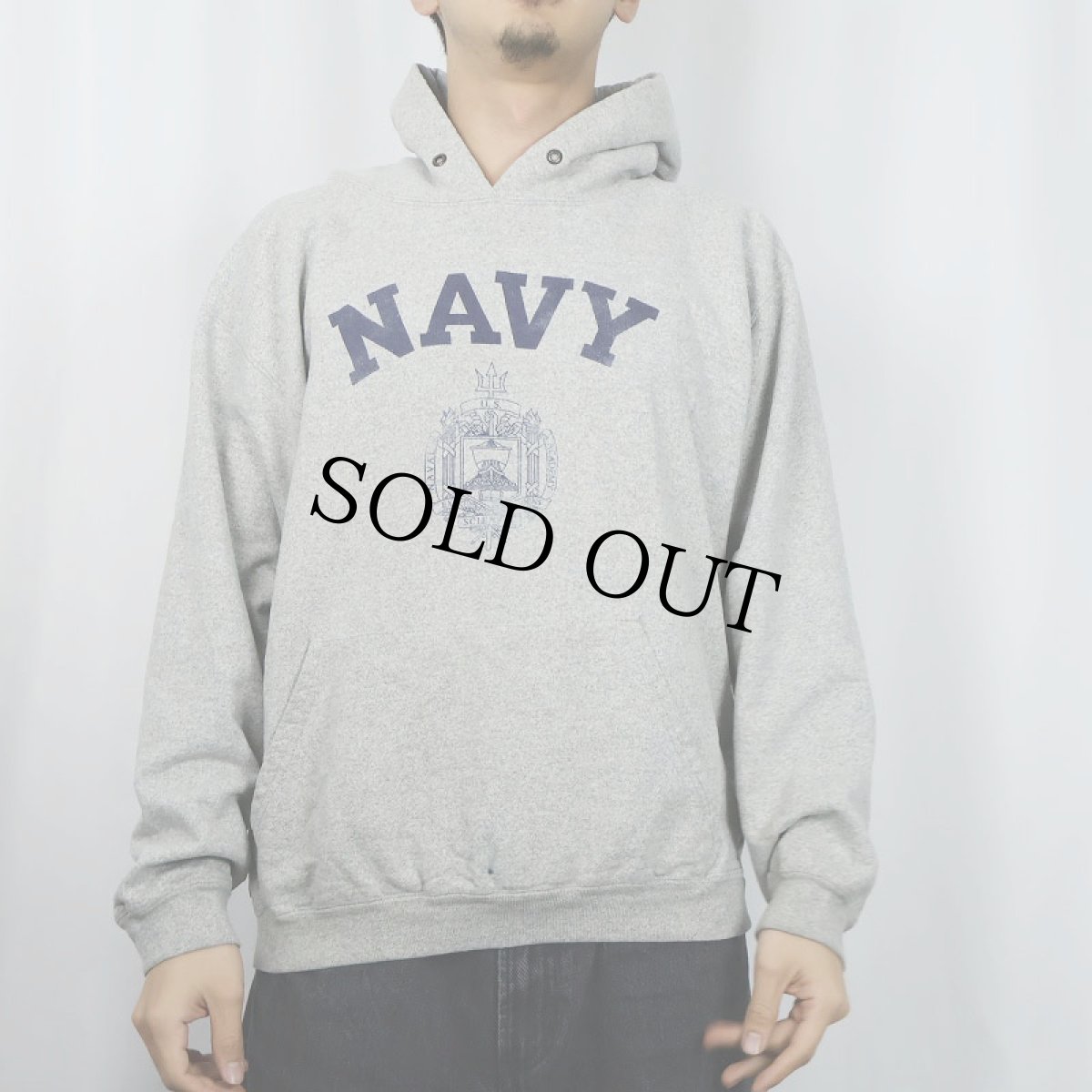 画像2: 90's USA製 "NAVY" プリントスウェットフーディー M (2)