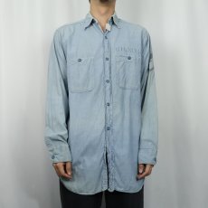 画像3: 60's〜 U.S.NAVY ステンシル入り シャンブレーシャツ  (3)