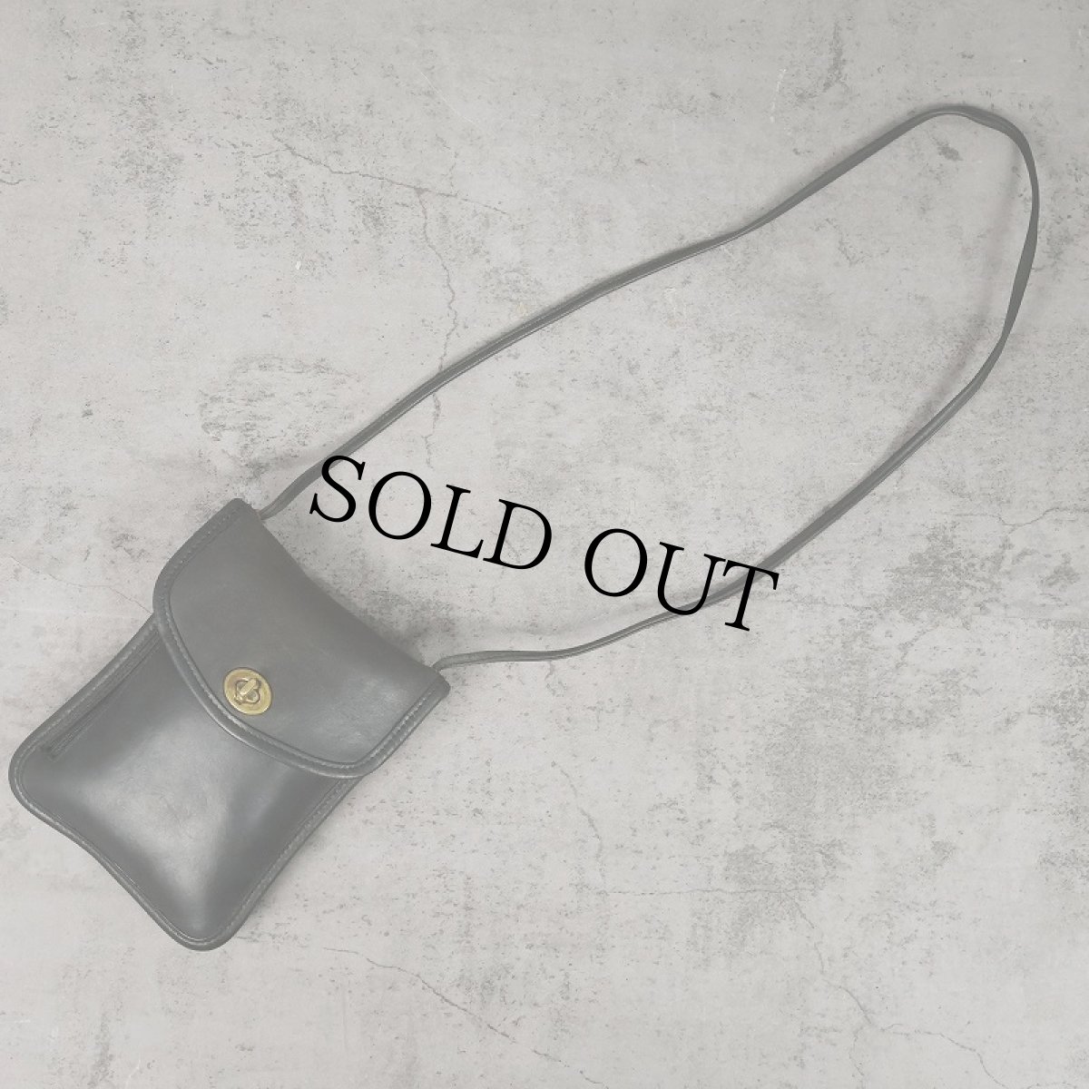 画像2: 90's COACH レザーショルダーバッグ BLACK (2)