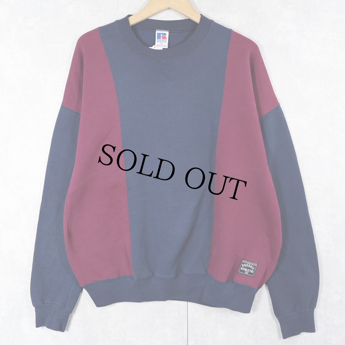 画像1: 90's RUSSELL ATHLETIC USA製 前V 切り替えデザインスウェット XL (1)