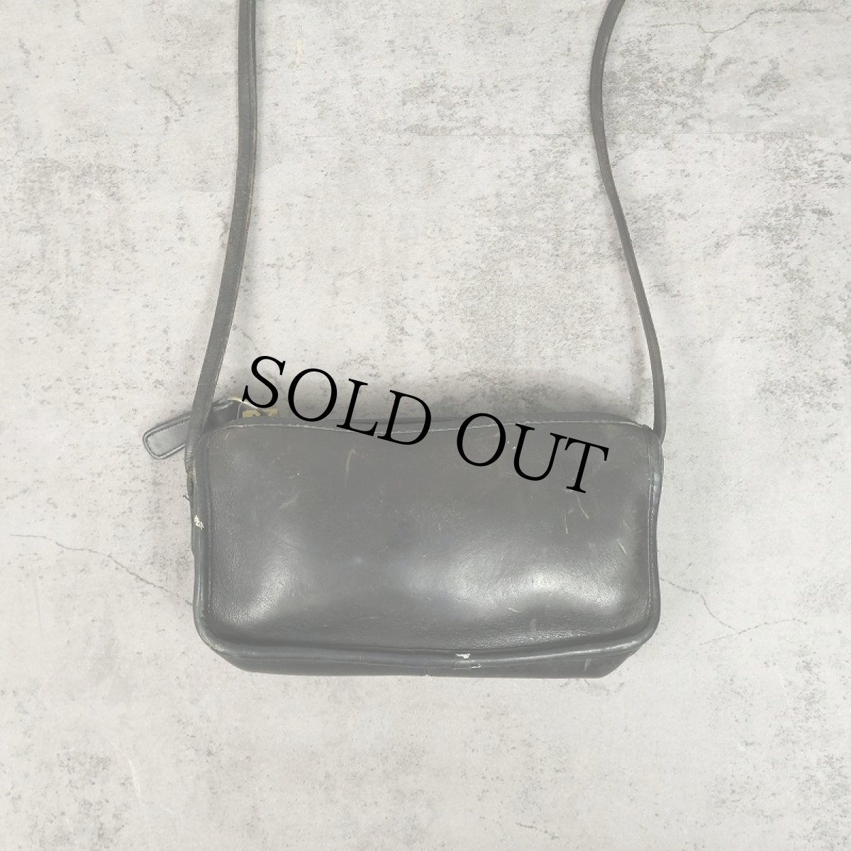 画像1: 60〜70's COACH USA製 レザーショルダーバッグ BLACK (1)