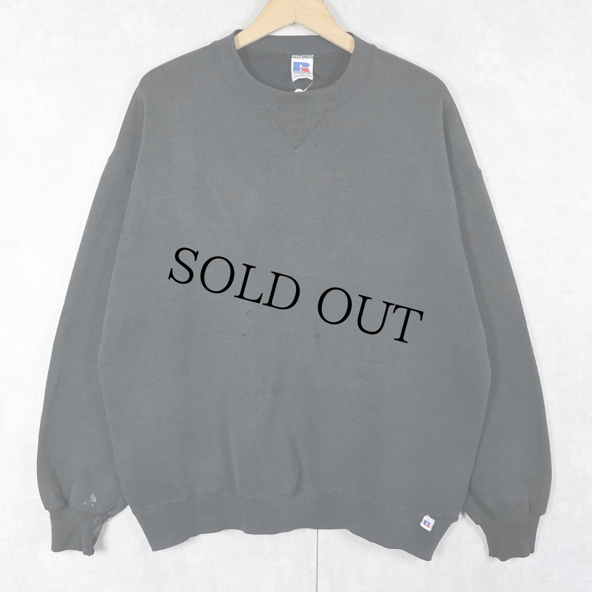 画像1: 90's〜 RUSSELL ATHLETIC USA製 前V 無地スウェット BLACK XL (1)