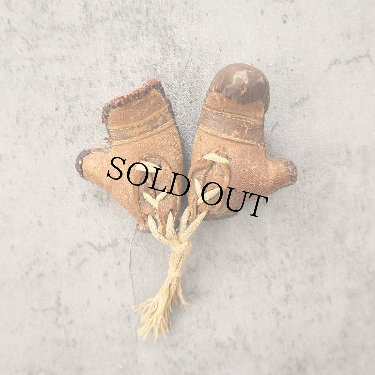 画像2: 〜40's ミニレザーボクシンググローブ (2)