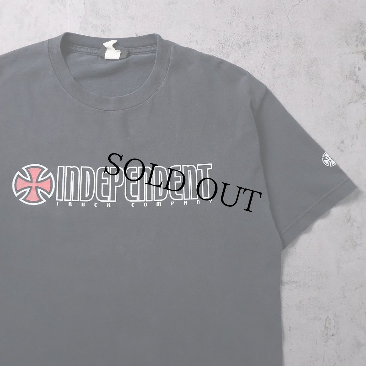 画像1: 90's〜 INDEPENDENT ロゴプリントTシャツ BLACK L (1)