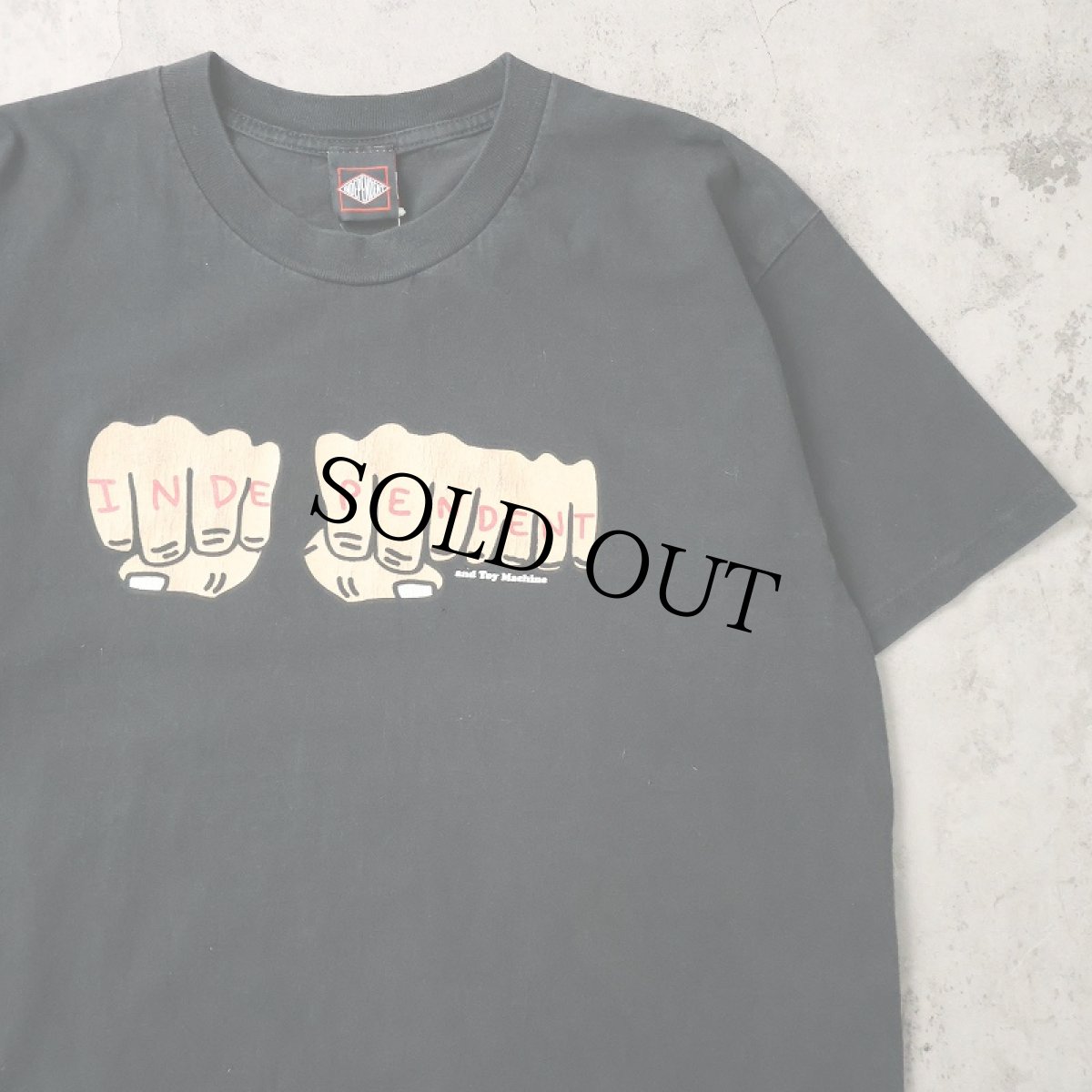 画像1: INDEPENDENT × Toy Machine プリントTシャツ BLACK (1)