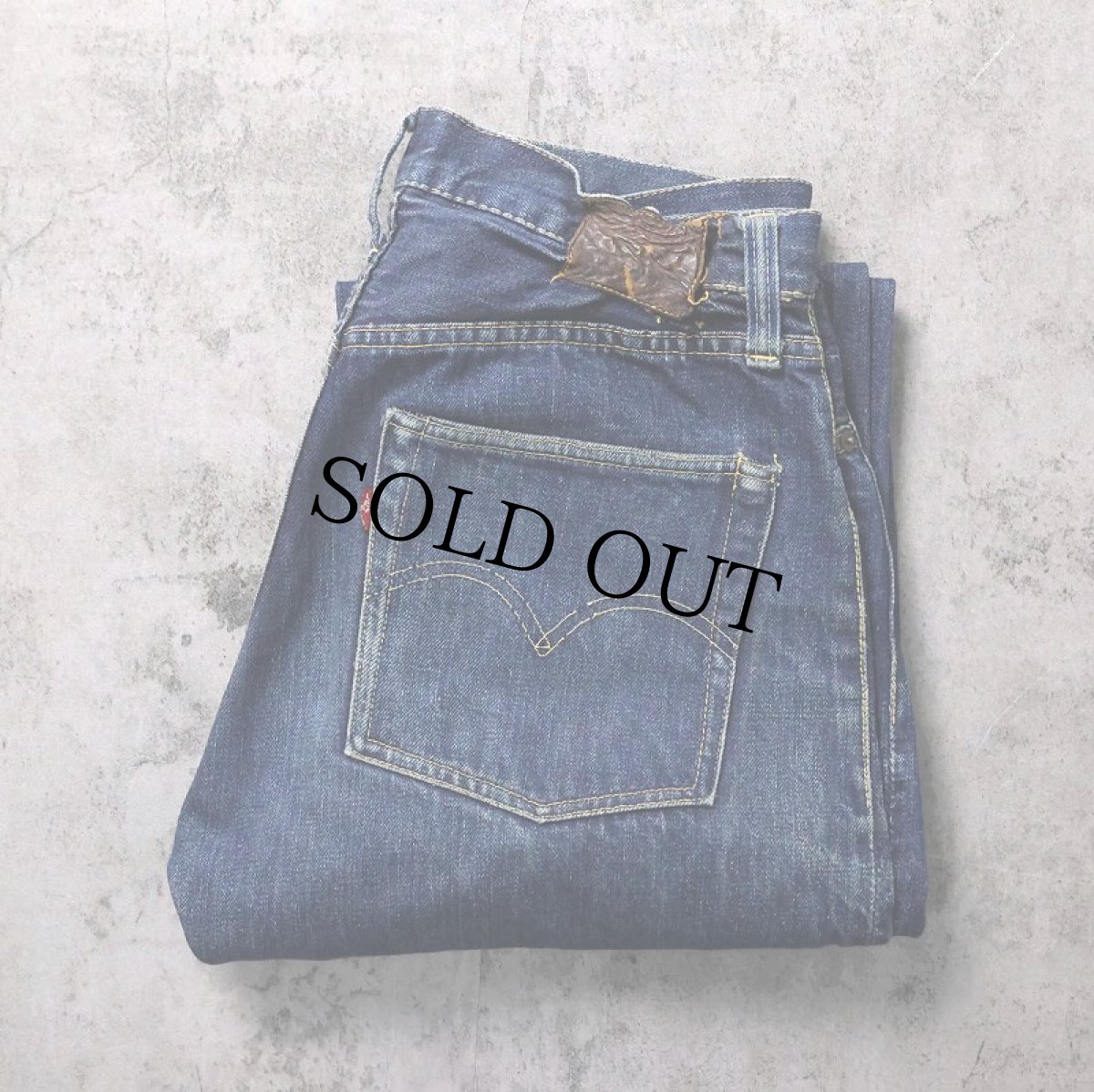 画像1: 50's LEVI'S 501ZXX BIGE "ビーフジャーキー" 革パッチ 両面タブ デニムパンツ W28 (1)