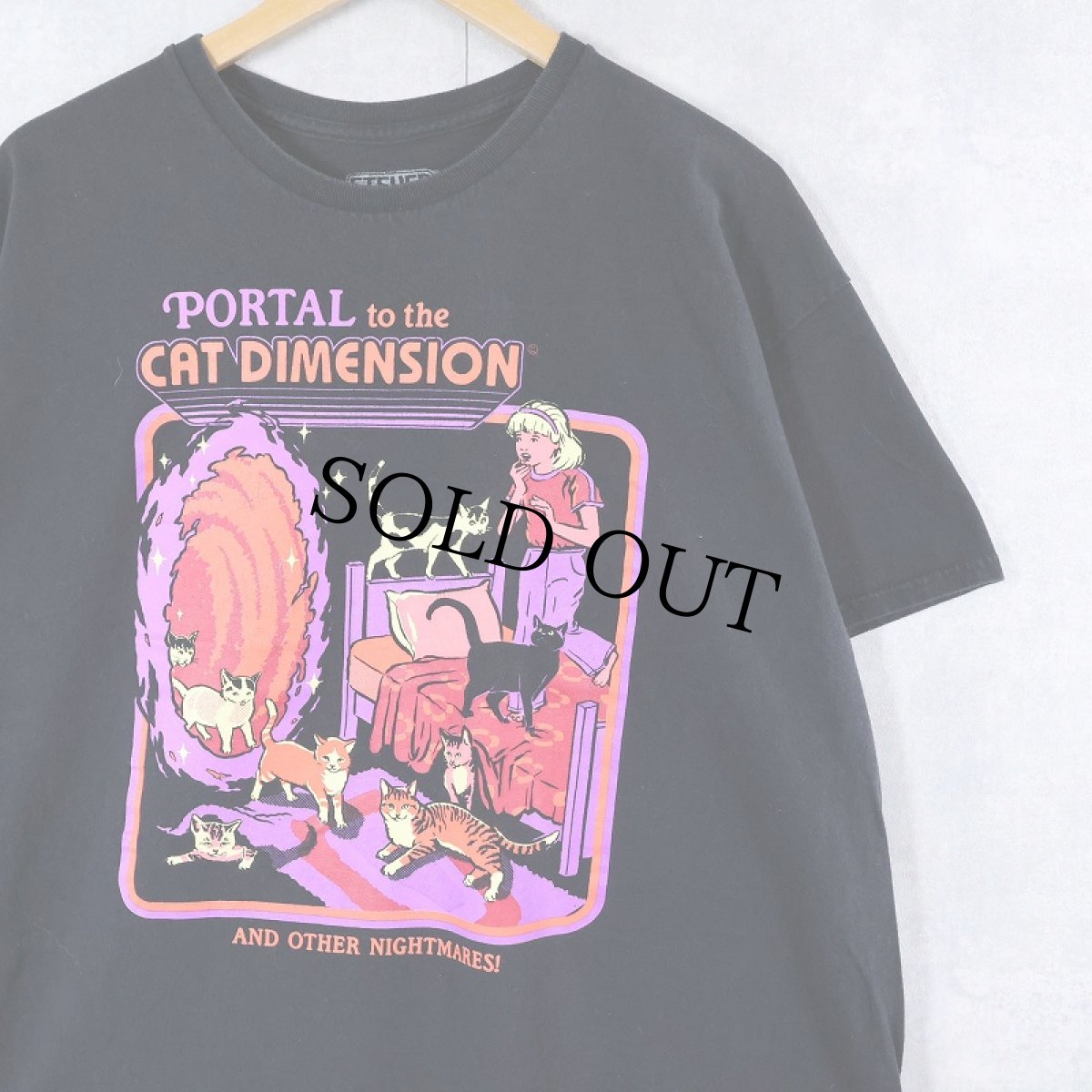 画像1: Steven Rhodes "PORTAL to the CAT DIMENSION" イラストプリントTシャツ BLACK XL (1)