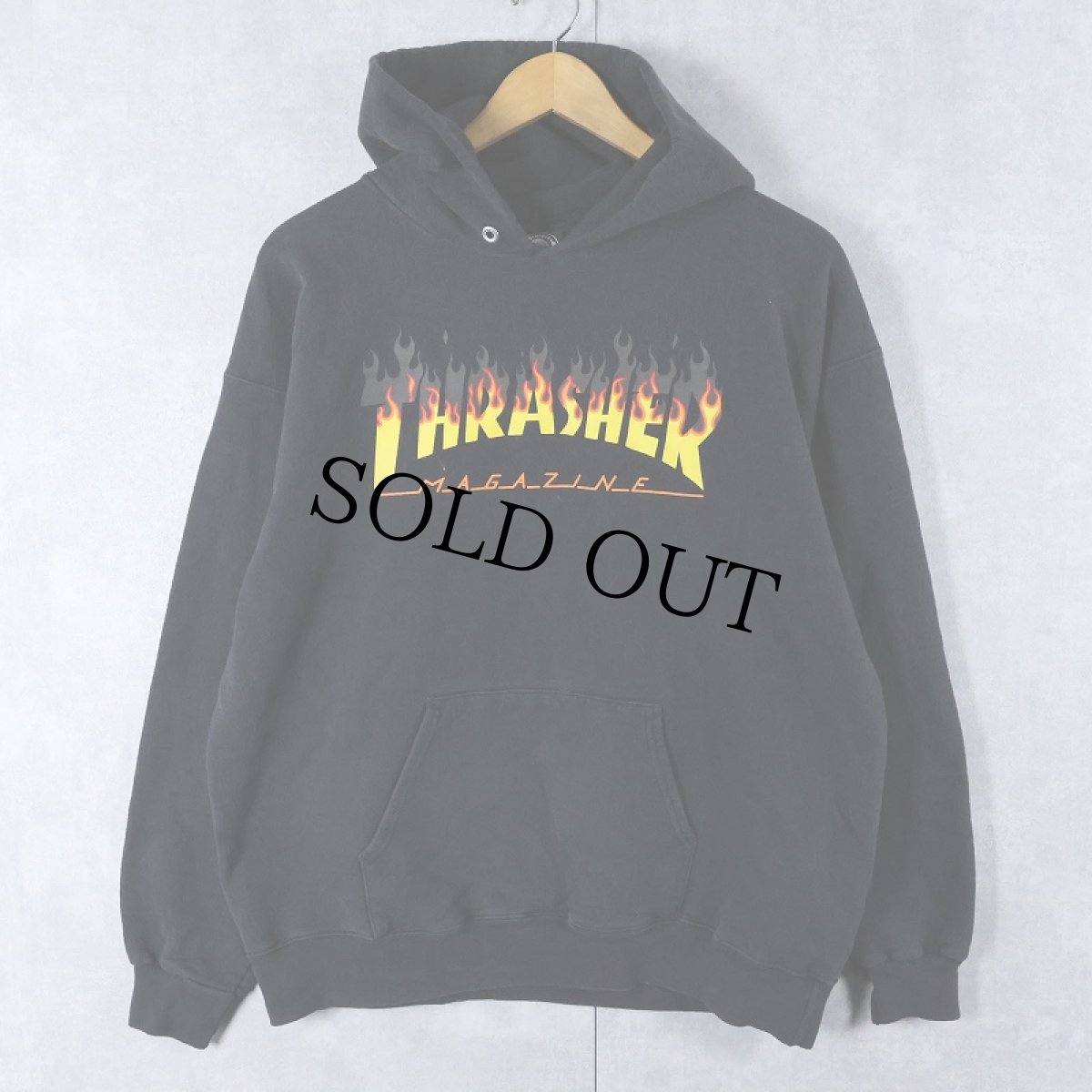 画像1: THRASHER ロゴプリントスウェットフーディー BLACK M (1)