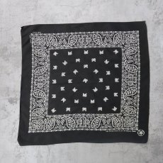 画像2: 80's SPRINGS USA製 ペイズリー柄 バンダナ BLACK (2)
