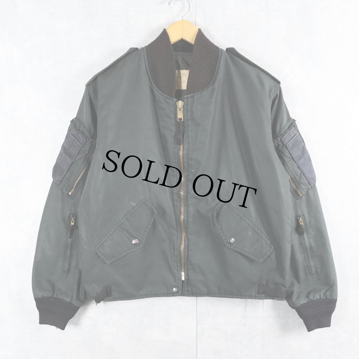 画像1: 80's ROYAL CANADIAN AIR FORCE "CAF GREEN" フライトジャケット SIZE6637 (1)