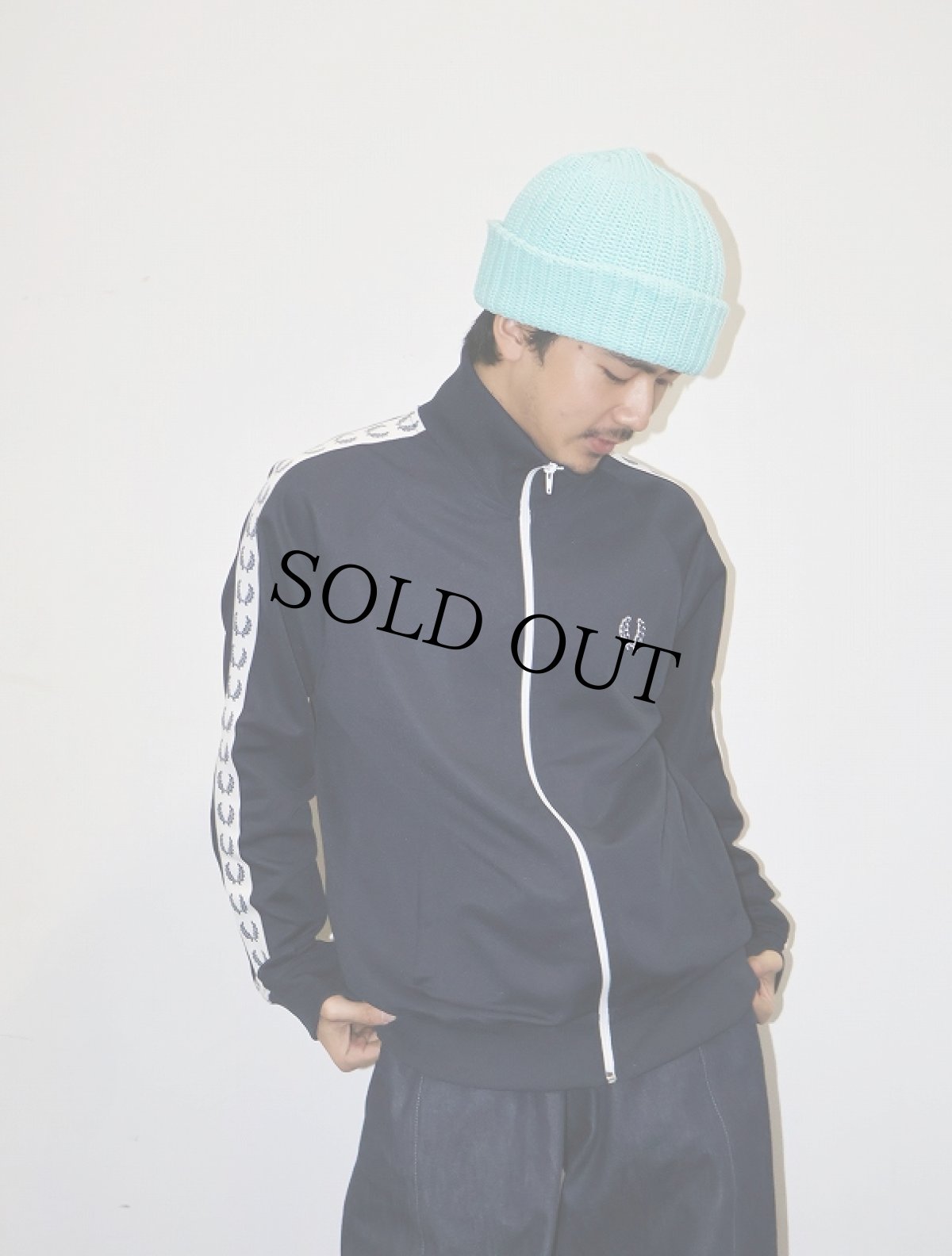 画像1: FRED PERRY サイドライン トラックジャケット NAVY M (1)