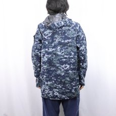 画像3: 2000's U.S.NAVY NWU TYPE1 デジタルカモ GORE-TEX パーカー SMALL-LONG  (3)
