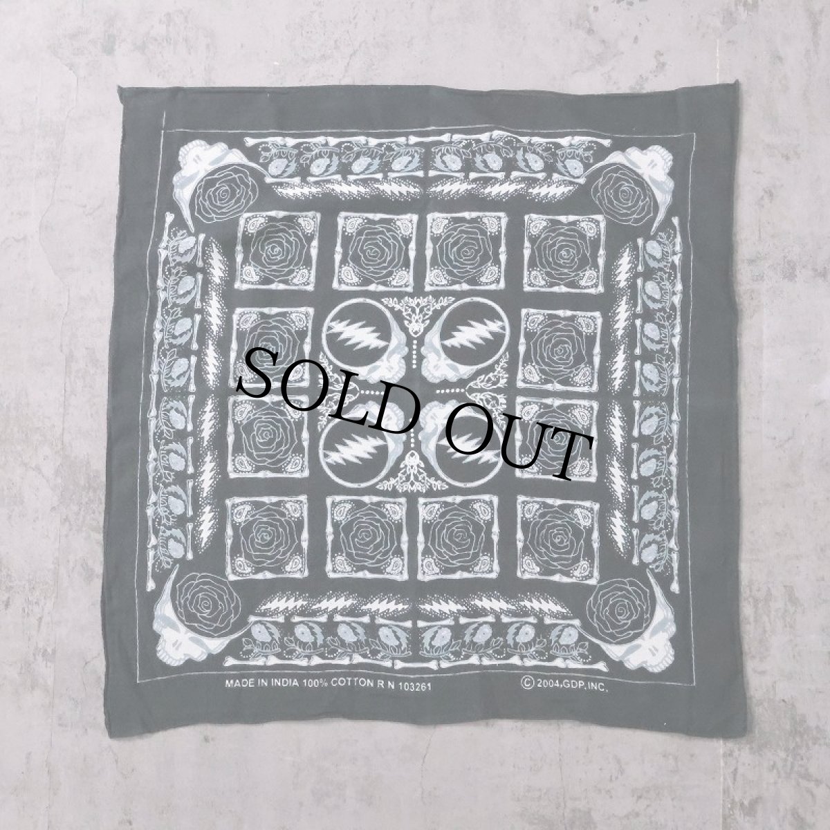 画像1: 2000's GRATEFUL DEAD "SKULL&ROSES" ロックバンド プリントバンダナ BLACK (1)