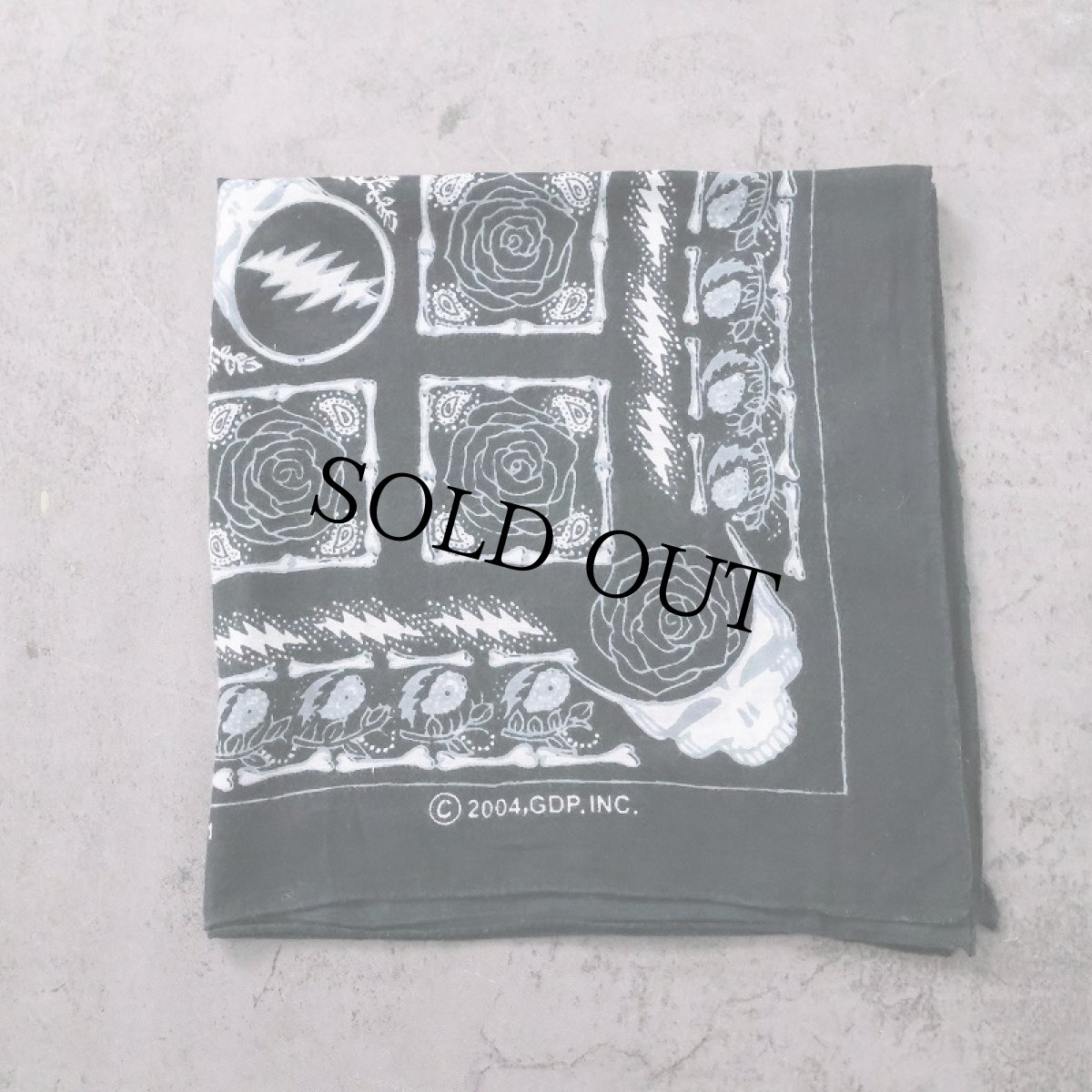画像2: 2000's GRATEFUL DEAD "SKULL&ROSES" ロックバンド プリントバンダナ BLACK (2)