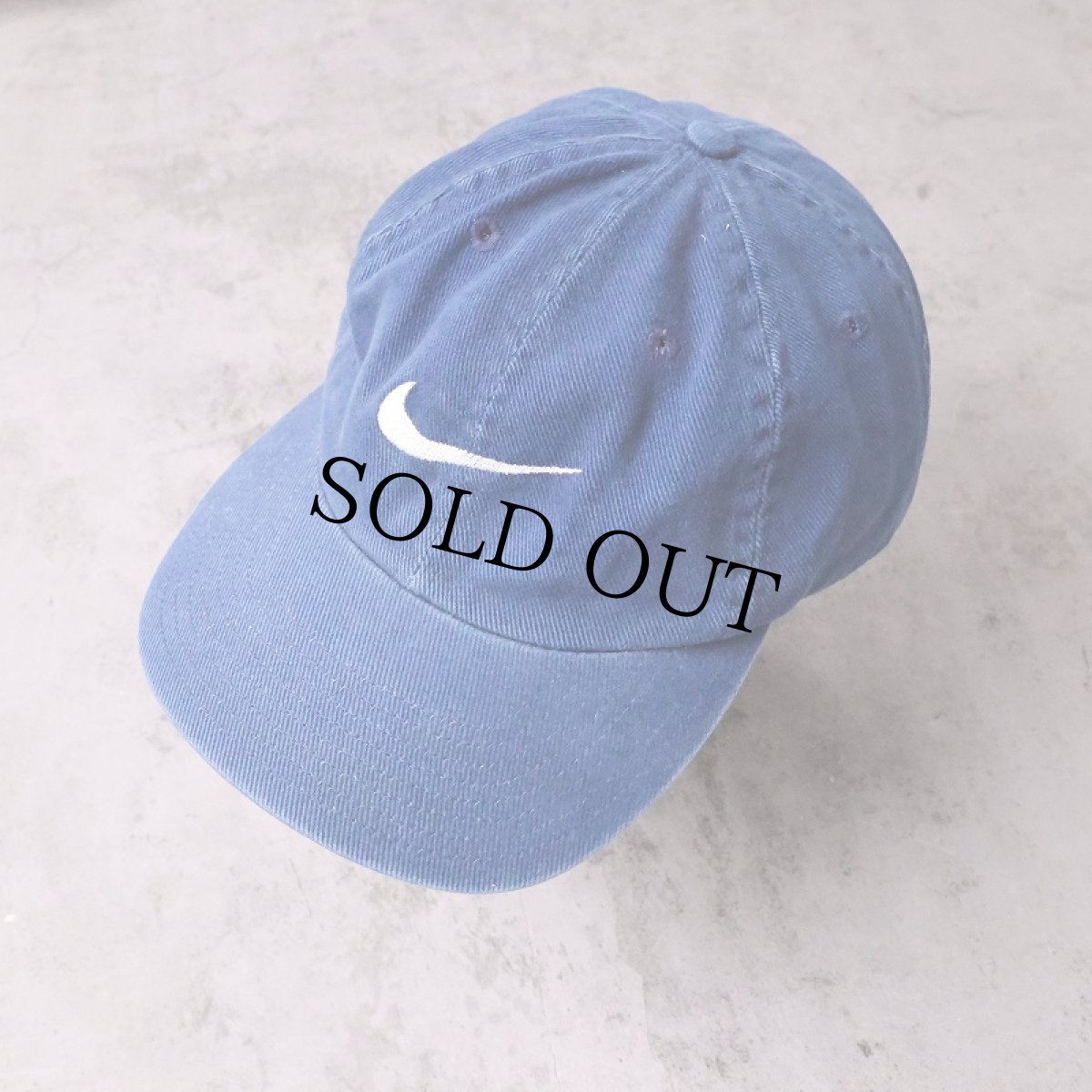 画像1: 90's NIKE TAIWAN製 ロゴ刺繡 コーデュロイキャップ  (1)