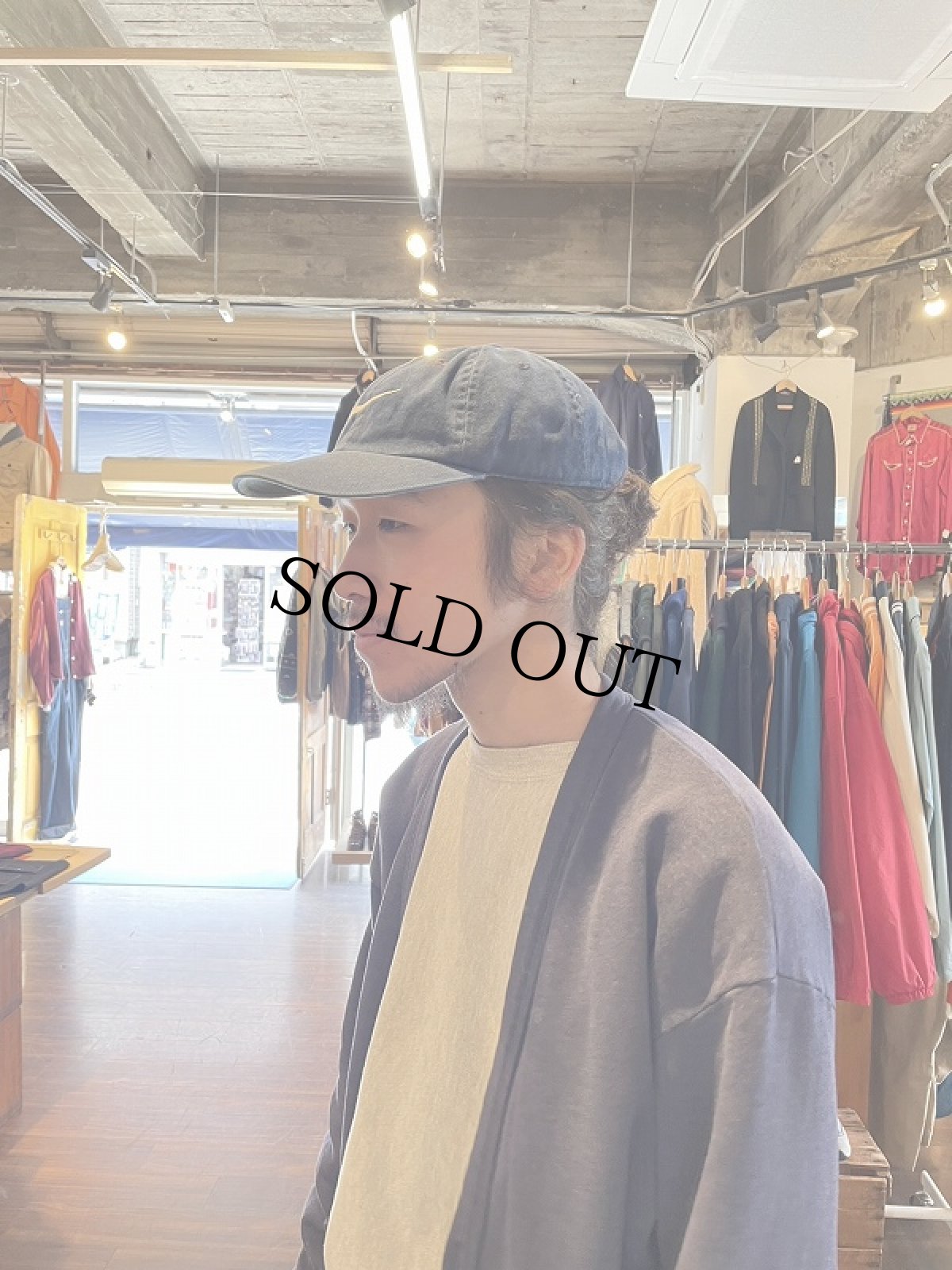 画像2: 90's NIKE TAIWAN製 ロゴ刺繡 コーデュロイキャップ  (2)