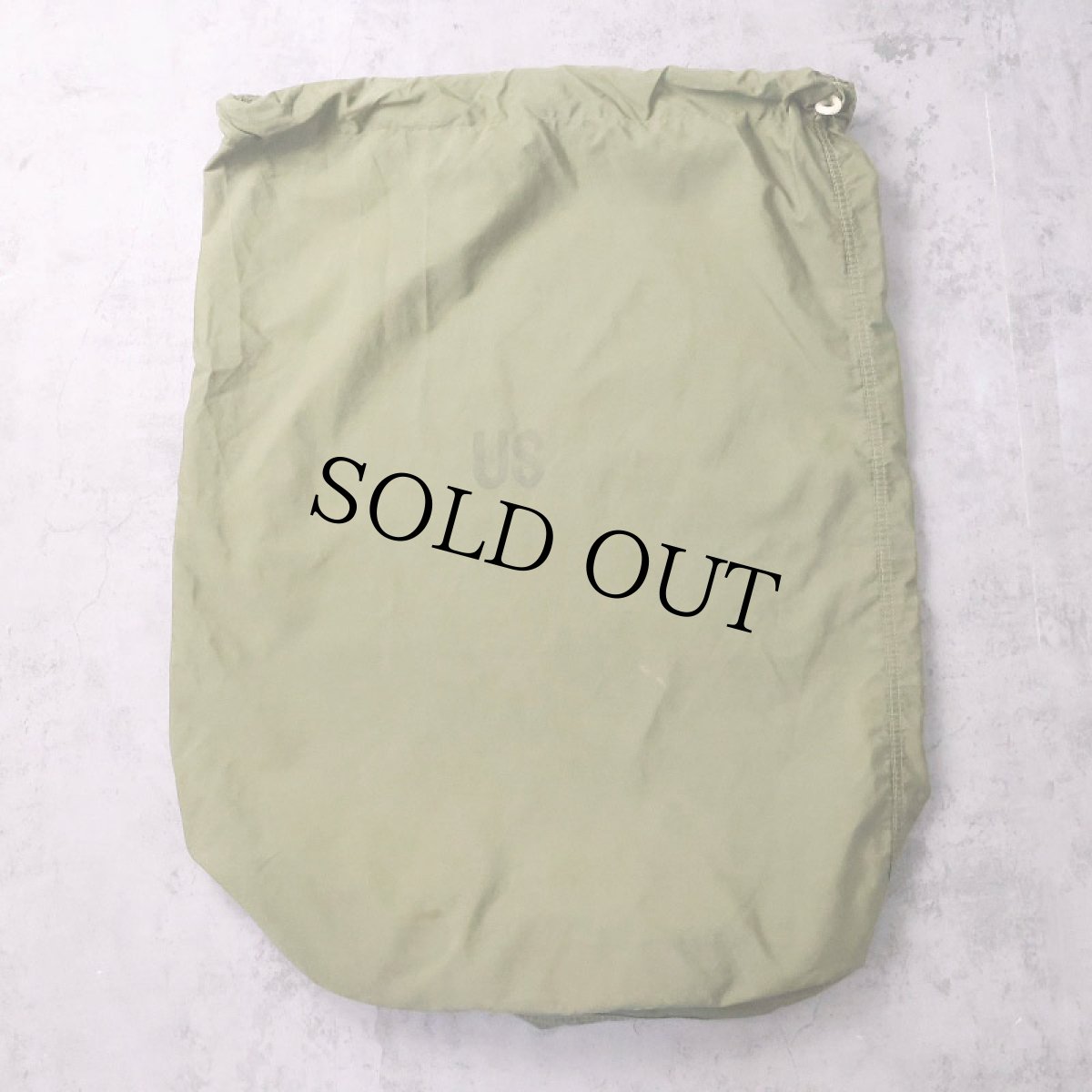 画像1: 60's〜 U.S.ARMY "ステンシル入り" コットンサテン ランドリーバッグ (1)