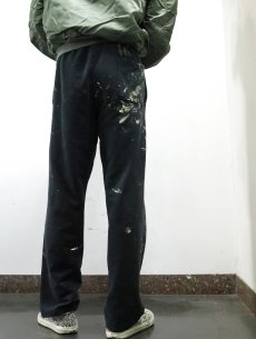 画像2: Champion ロゴ刺繍 ペンキペイント スウェットパンツ BLACK M (2)