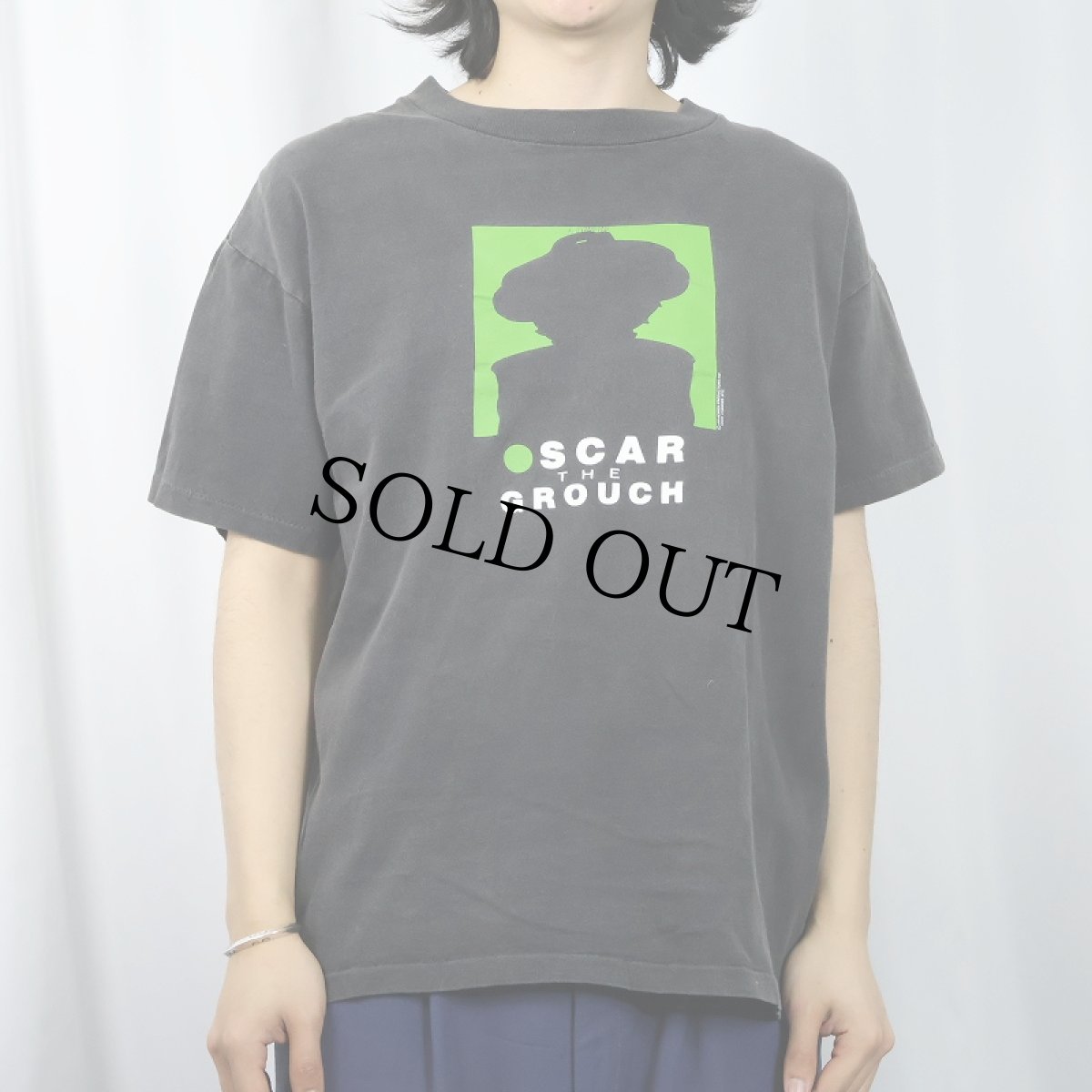 画像2: 90's SESAME STREET USA製 "OSCAR" キャラクタープリントTシャツ L (2)