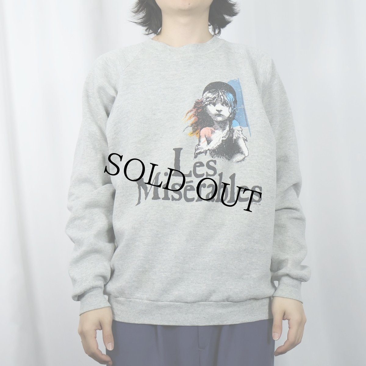 画像2: 90's Les Miserables USA製 ミュージカルプリントラグランスウェット XL (2)