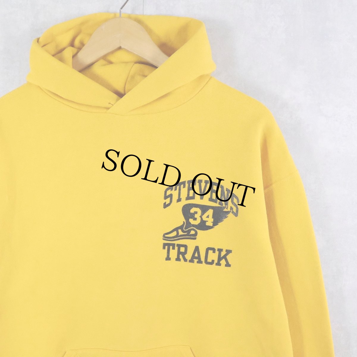 画像1: 90's RUSSELL ATHLETIC USA製 "STEVENS TRACK" ウイングフット プリントスウェットフーディー L (1)