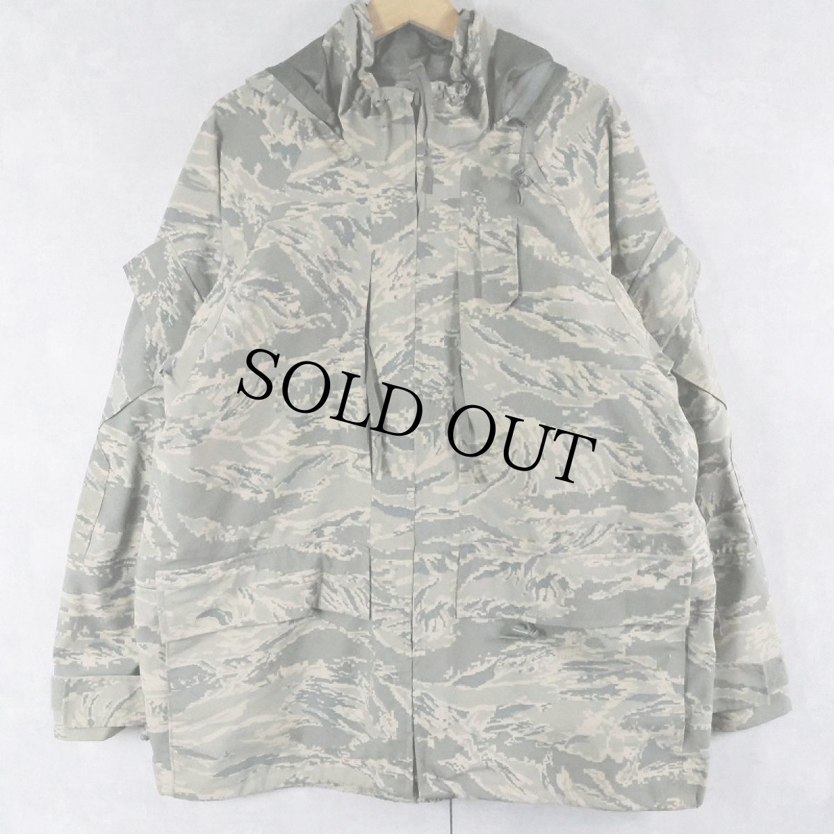 画像1: 00's U.S.AIRFORCE APECS ABUカモ GORE-TEXパーカー LARGE REGULAR (1)
