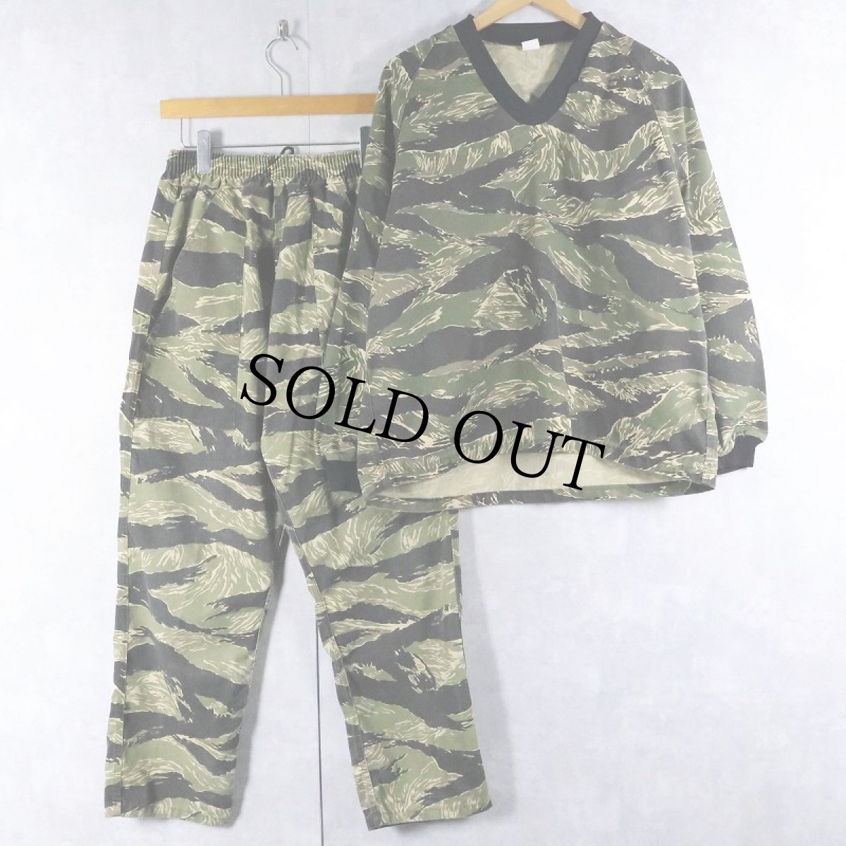 画像1: 70's〜 USA製 タイガーストライプカモ柄 プルオーバーカットソー / パンツ SETUP S (1)