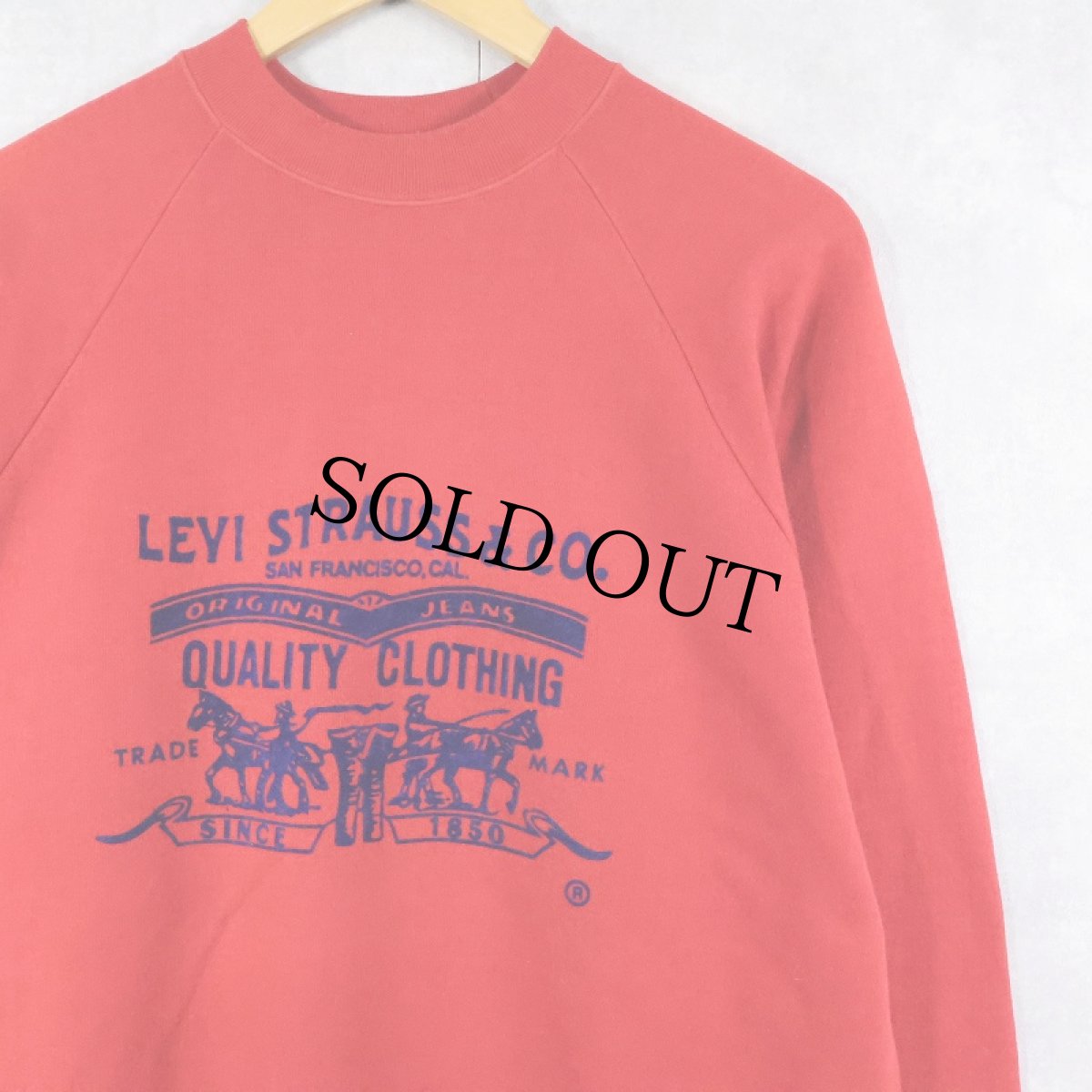 画像1: 80's〜 Levi's ITALY製 "Two Horses" フロッキープリントスウェット XL (1)