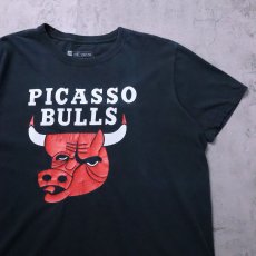 画像1: PICASSO BULLS NBAチーム パロディプリントTシャツ BLACK L (1)