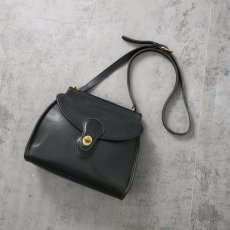 画像1: 80's COACH USA製 "LOGAN"レザーショルダーバッグ BLACK (1)