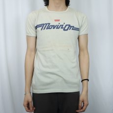 画像2: 70's Levi's "Movin' on" 染み込みプリントTシャツ M (2)