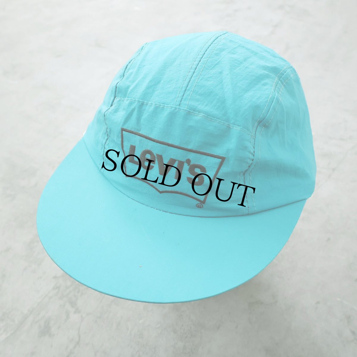 画像1: 80〜90's Levi's ロゴ刺繍 スナップバック ナイロンキャップ ONESIZE (1)